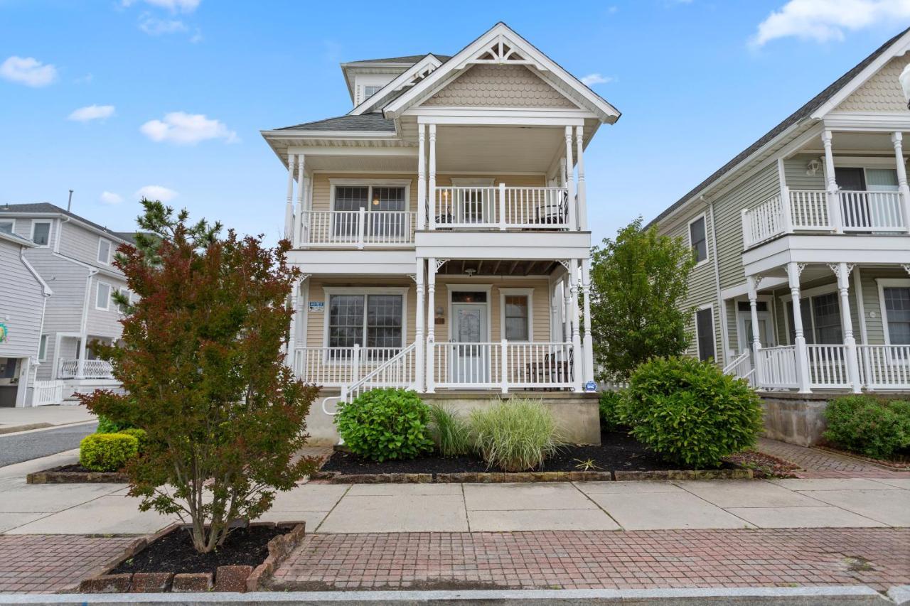 The Lucky House, The Popular House In Atlantic City! Wow! *